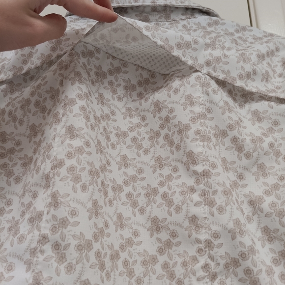 REI Women's Button Down Sahara Shirt - Picture 7 of 12